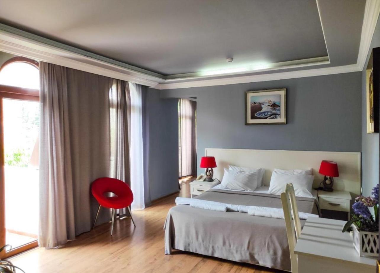 Aparthotel Old City Batumi Eksteriør bilde