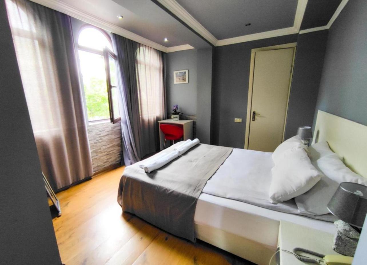 Aparthotel Old City Batumi Eksteriør bilde